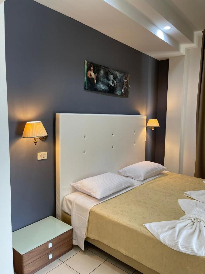 Hotel New Happy Римини Экстерьер фото