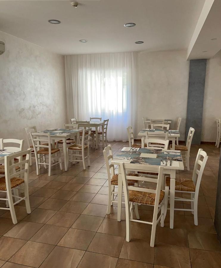 Hotel New Happy Римини Экстерьер фото