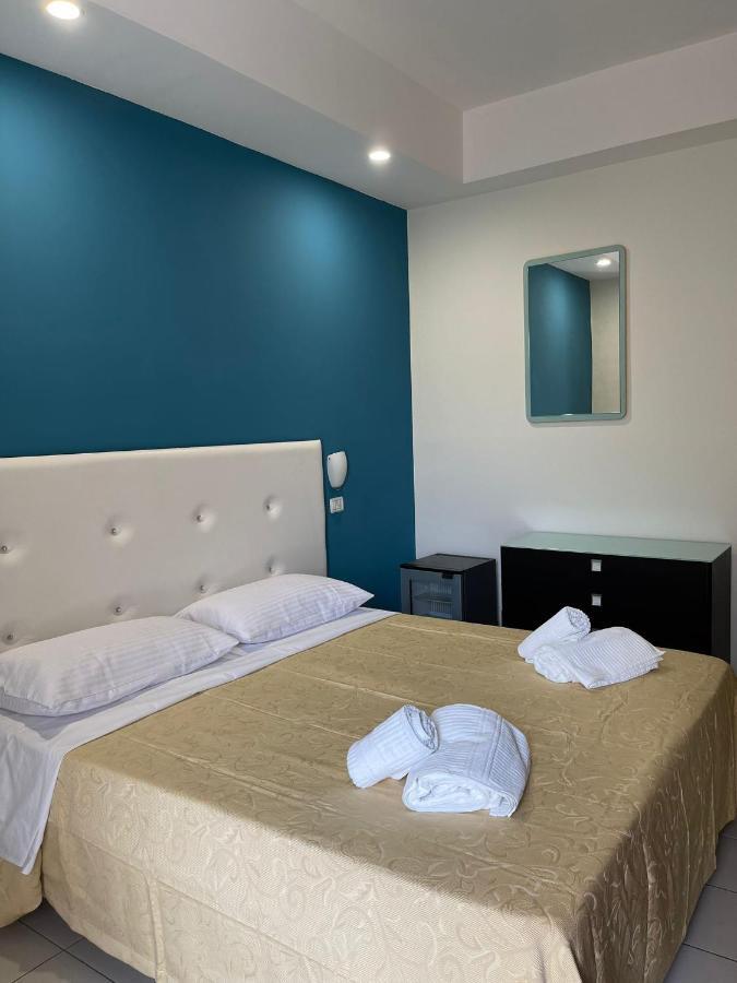 Hotel New Happy Римини Номер фото