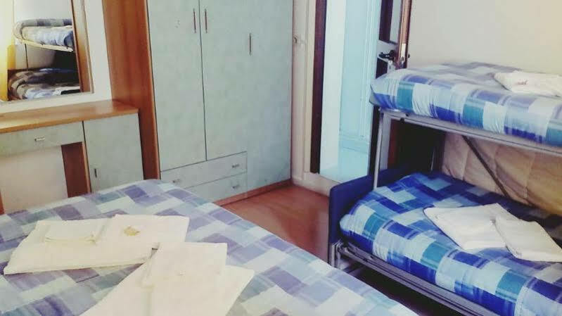 Hotel New Happy Римини Экстерьер фото